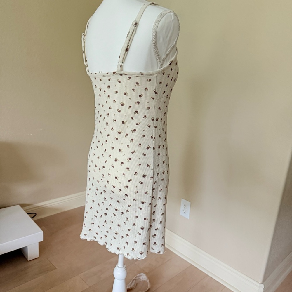 Cream and Brown Chemise with Spaghetti Straps and Sweetheart Neckline - Picture 2 of 5
